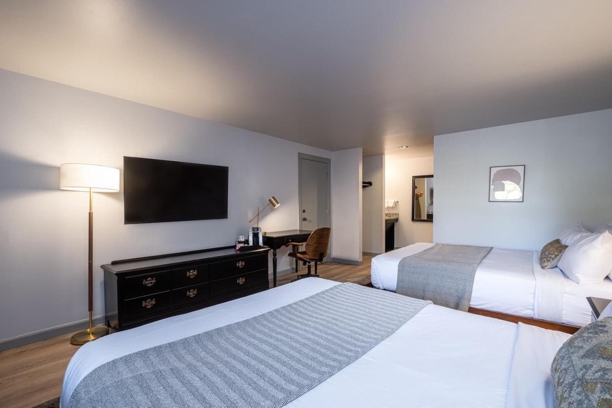 Riverhouse By Weekender Formerly Jack Daniels Inn Peterborough Номер фото