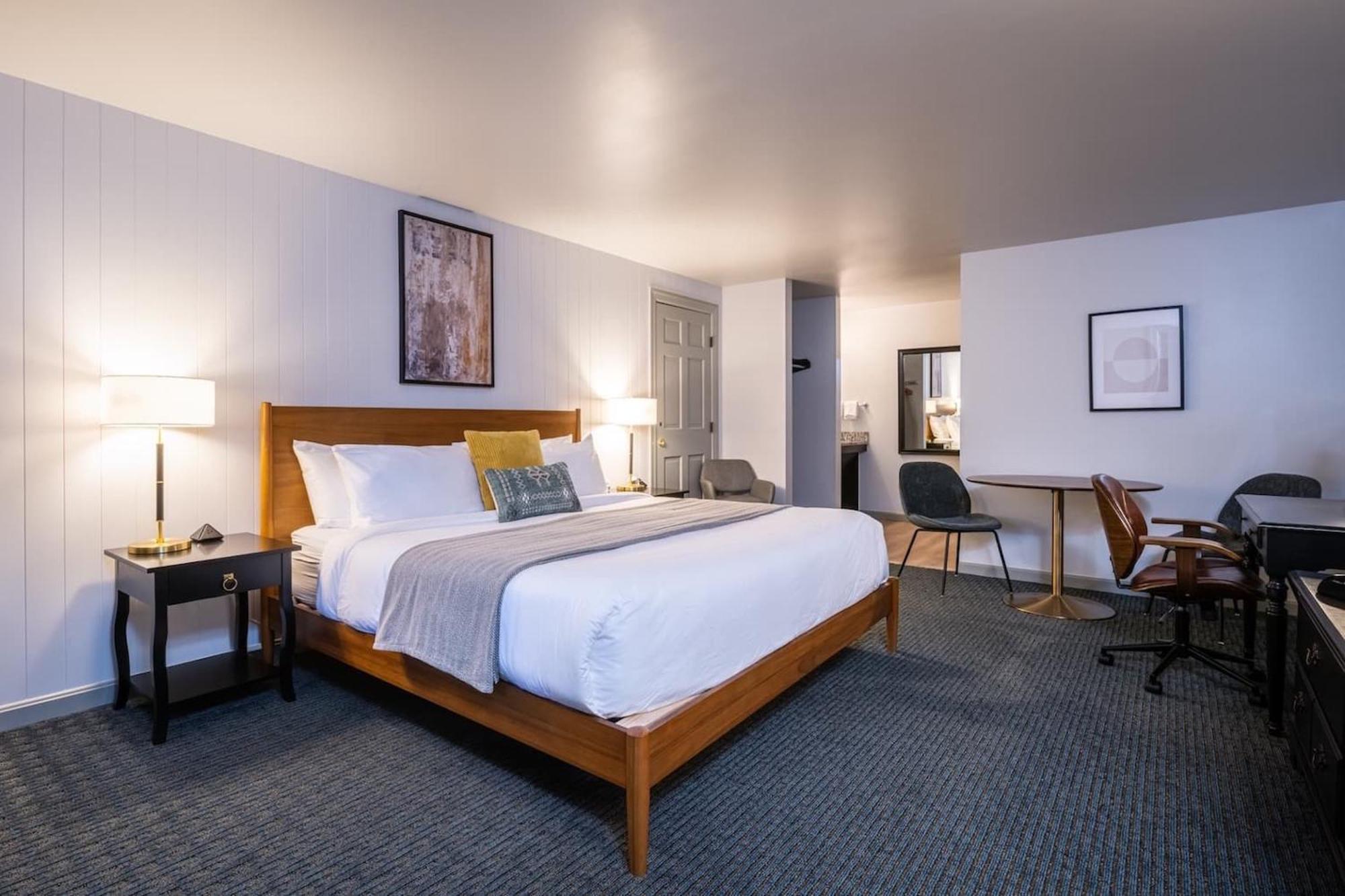 Riverhouse By Weekender Formerly Jack Daniels Inn Peterborough Номер фото
