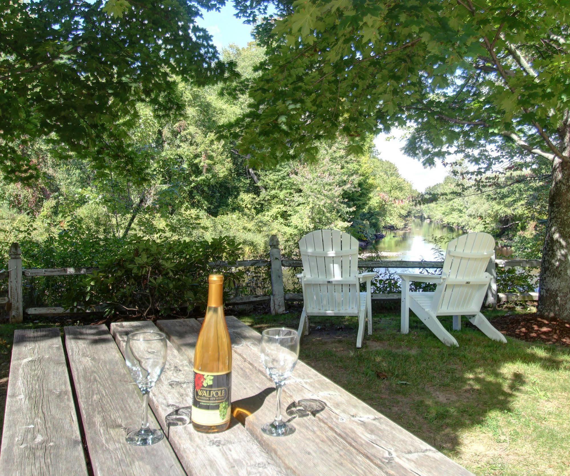 Riverhouse By Weekender Formerly Jack Daniels Inn Peterborough Екстер'єр фото