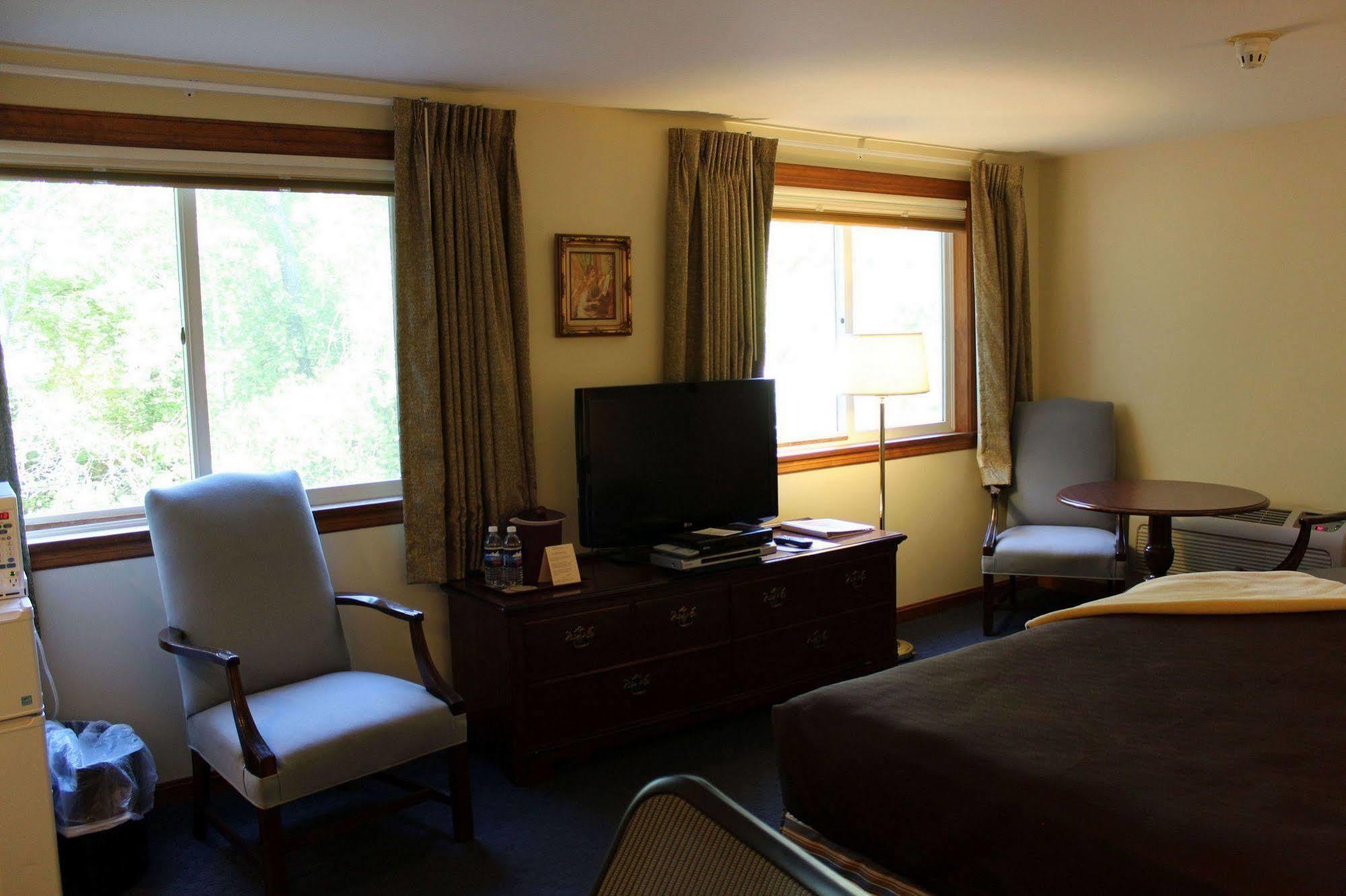 Riverhouse By Weekender Formerly Jack Daniels Inn Peterborough Екстер'єр фото