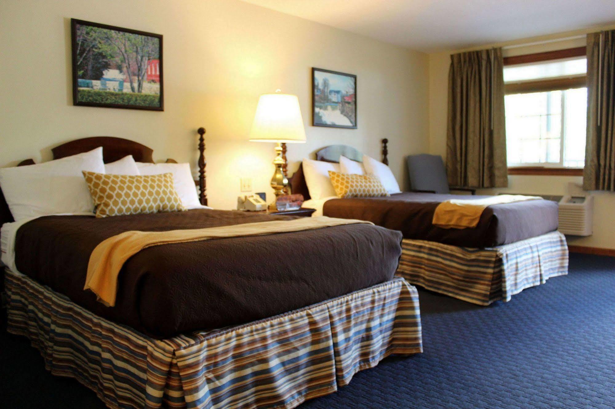 Riverhouse By Weekender Formerly Jack Daniels Inn Peterborough Екстер'єр фото